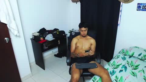 Snapshot of matias_bianco01 chatting on 01/05/25, 10:29 matias online show from 01/05/25, 10:29