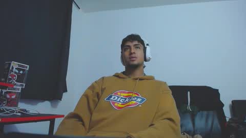 Snapshot of matias_bianco01 chatting on 03/11/25, 06:00 matias online show from 03/11/25, 06:00