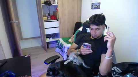 Snapshot of matias_bianco01 chatting on 09/15/25, 09:26 matias online show from 09/15/25, 09:26