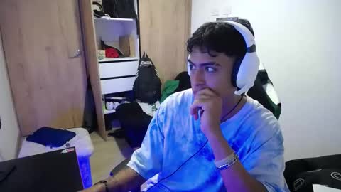 Snapshot of matias_bianco01 chatting on 09/30/25, 03:44 matias online show from 09/30/25, 03:44