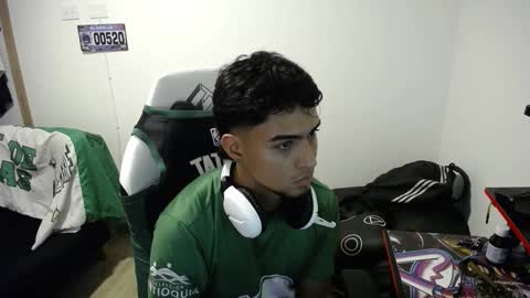 Snapshot of matias_bianco01 chatting on 10/04/25, 05:05 matias online show from 10/04/25, 05:05