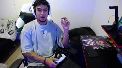 Snapshot of matias_bianco01 chatting on 10/07/25, 03:04 matias online show from 10/07/25, 03:04