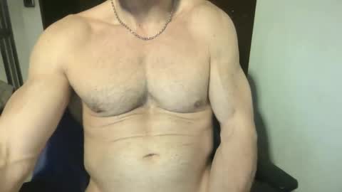 Snapshot of matiasmartin2030 chatting on 04/09/26, 01:27 MatiasMatureMuscle online show from 04/09/26, 01:27