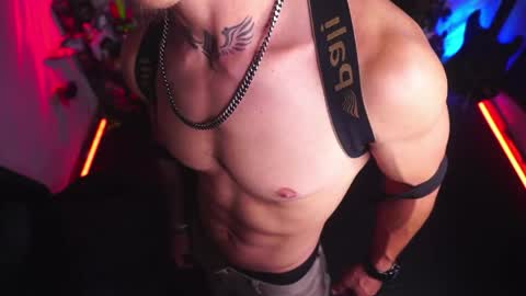 Snapshot of matiusdf chatting on 04/28/26, 04:28 matius online show from 04/28/26, 04:28