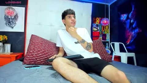 Snapshot of matteo12_ chatting on 09/21/25, 04:14 ---Matteo--- online show from 09/21/25, 04:14