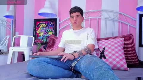 Snapshot of matteo12_ chatting on 10/08/25, 10:07 ---Matteo--- online show from 10/08/25, 10:07