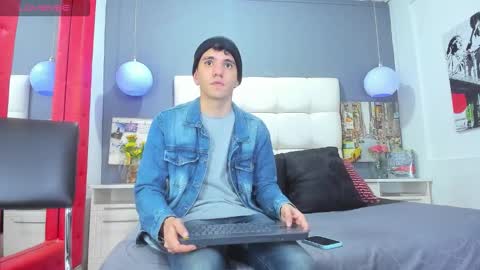 Snapshot of matteo12_ chatting on 10/25/25, 03:36 ---Matteo--- online show from 10/25/25, 03:36