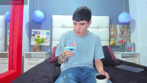 Snapshot of matteo12_ chatting on 10/28/25, 02:59 ---Matteo--- online show from 10/28/25, 02:59