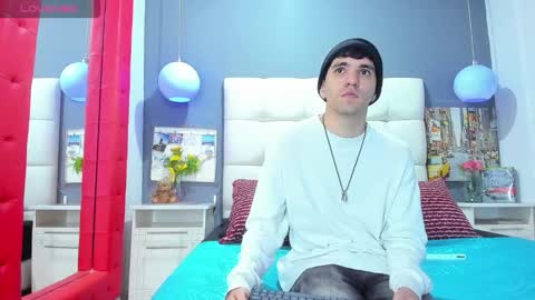 Snapshot of matteo12_ chatting on 11/02/25, 02:36 ---Matteo--- online show from 11/02/25, 02:36