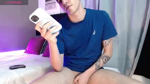 Snapshot of matteo12_ chatting on 11/13/25, 10:30 ---Matteo--- online show from 11/13/25, 10:30