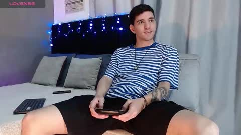 Snapshot of matteo12_ chatting on 11/26/25, 03:40 ---Matteo--- online show from 11/26/25, 03:40