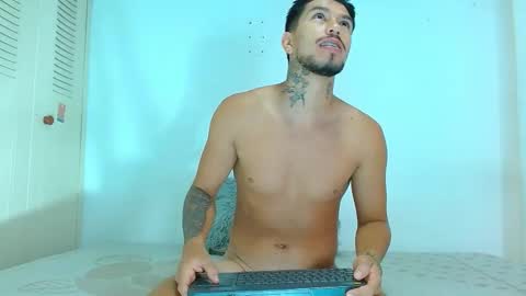 Snapshot of matteo_rreal chatting on 12/16/25, 02:22 MATTEO online show from 12/16/25, 02:22