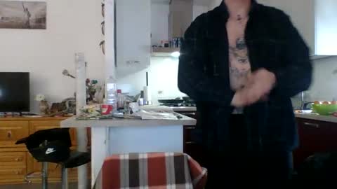 matteushh87 online show from 02/25/25, 08:25