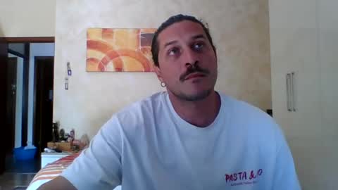 Snapshot of matteushh87 chatting on 05/18/26, 10:21 matteushh87 online show from 05/18/26, 10:21