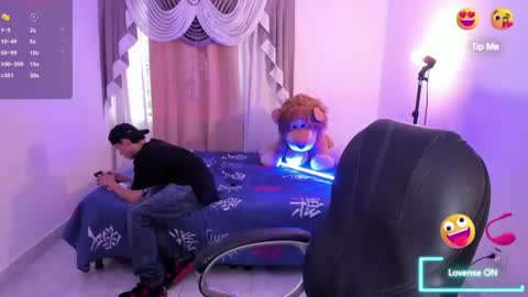 Snapshot of matthewboy_ chatting on 08/08/26, 12:29 MatthewBoy online show from 08/08/26, 12:29