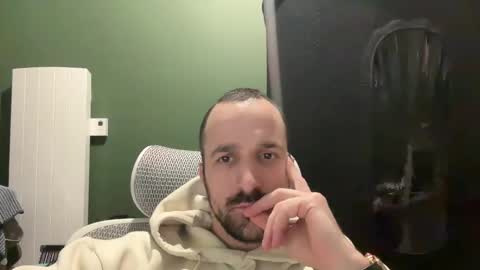 Snapshot of matthias24 chatting on 02/19/26, 10:39 M online show from 02/19/26, 10:39