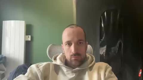 Snapshot of matthias24 chatting on 03/12/26, 02:12 M online show from 03/12/26, 02:12