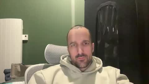 Snapshot of matthias24 chatting on 04/02/26, 10:07 M online show from 04/02/26, 10:07