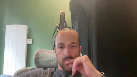 Snapshot of matthias24 chatting on 05/30/26, 11:40 M online show from 05/30/26, 11:40