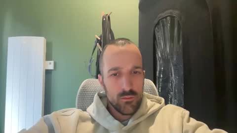 Snapshot of matthias24 chatting on 06/06/26, 12:43 M online show from 06/06/26, 12:43