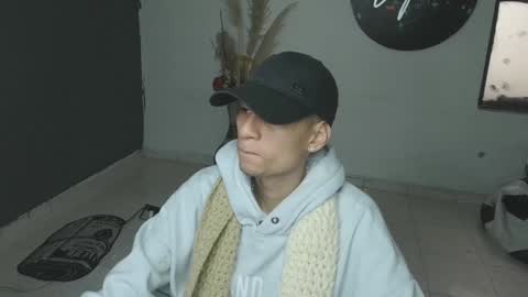 Snapshot of mattias_dantee chatting on 01/28/25, 07:32 mattias online show from 01/28/25, 07:32