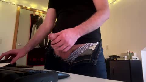 Snapshot of mattiufr chatting on 12/26/24, 02:48 Matt online show from 12/26/24, 02:48