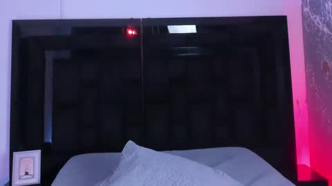 Snapshot of mattthompsonn chatting on 02/27/25, 12:10 Matt online show from 02/27/25, 12:10