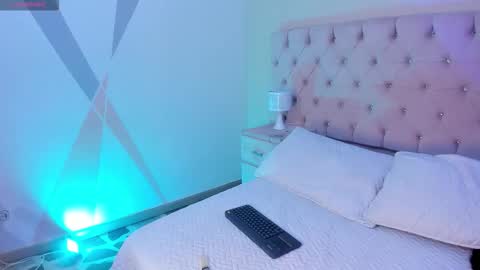 Snapshot of mattthompsonn chatting on 09/27/25, 11:32 Matt online show from 09/27/25, 11:32