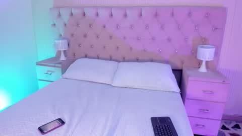 Snapshot of mattthompsonn chatting on 10/15/25, 09:37 Matt online show from 10/15/25, 09:37