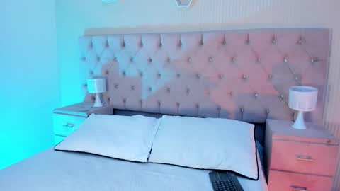 Snapshot of mattthompsonn chatting on 10/21/25, 09:37 Matt online show from 10/21/25, 09:37