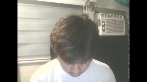 Snapshot of matty040798 chatting on 02/11/26, 12:43 matty040798 online show from 02/11/26, 12:43