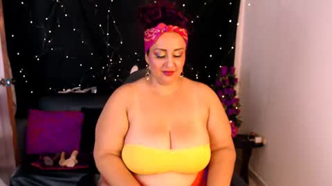 Snapshot of mature_bigtitx chatting on 07/07/26, 04:44 Daniella online show from 07/07/26, 04:44