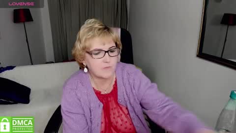 Snapshot of mature_blonde7 chatting on 12/21/24, 11:24 Lana online show from 12/21/24, 11:24