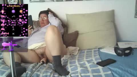 Snapshot of mature_couple_wild_2 chatting on 02/17/25, 11:31 DominikFrank online show from 02/17/25, 11:31