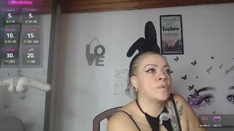 Snapshot of mature_liaa chatting on 02/21/25, 01:55 Mature liaa online show from 02/21/25, 01:55