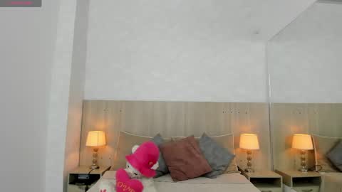 Vayolet Castro online show from 04/21/26, 11:16