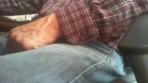 Snapshot of maturedaddi chatting on 10/10/25, 10:03 Maturedaddi online show from 10/10/25, 10:03