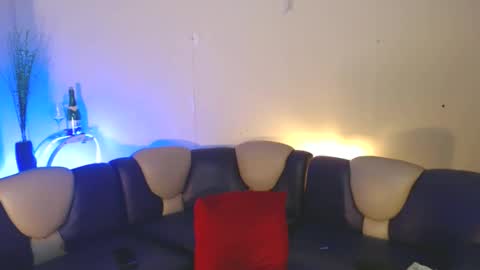 maturity_mommy_intown online show from 10/25/25, 09:42