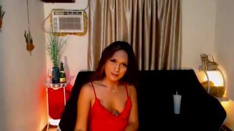 maturity_mommy_intown online show from 11/19/25, 07:19