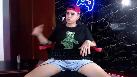 Snapshot of maty_hard chatting on 12/07/24, 10:17 Matias online show from 12/07/24, 10:17