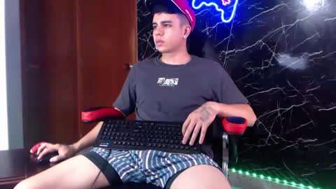 Snapshot of maty_hard chatting on 01/09/25, 04:39 Matias online show from 01/09/25, 04:39