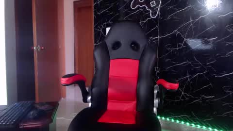 Snapshot of maty_hard chatting on 01/17/25, 03:32 Matias online show from 01/17/25, 03:32