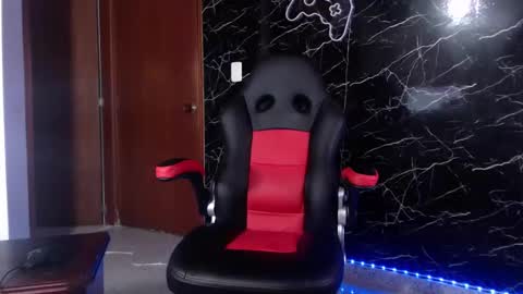 Snapshot of maty_hard chatting on 01/25/25, 11:34 Matias online show from 01/25/25, 11:34