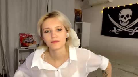 Mia online show from 09/09/25, 05:23