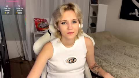 Mia online show from 09/11/25, 05:46