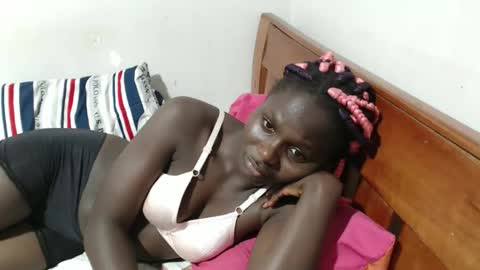 Snapshot of maui_001 chatting on 10/28/25, 12:41 moh online show from 10/28/25, 12:41