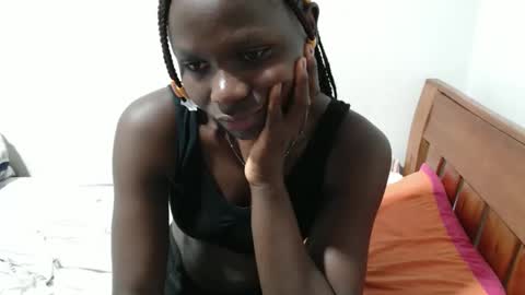 Snapshot of maui_001 chatting on 11/13/25, 05:50 moh online show from 11/13/25, 05:50