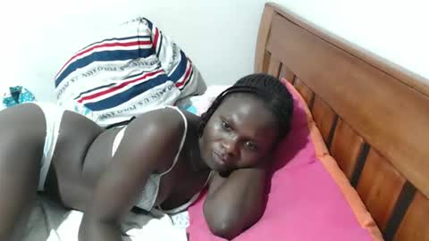 Snapshot of maui_001 chatting on 12/01/25, 03:11 moh online show from 12/01/25, 03:11