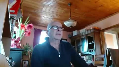 Snapshot of mauriceandre chatting on 01/09/25, 02:29 Maurice online show from 01/09/25, 02:29