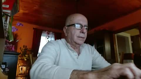 Snapshot of mauriceandre chatting on 01/20/25, 12:18 Maurice online show from 01/20/25, 12:18